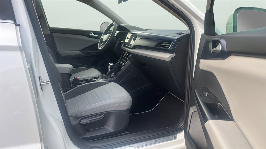 2023 Volkswagen Taos SE photo 10