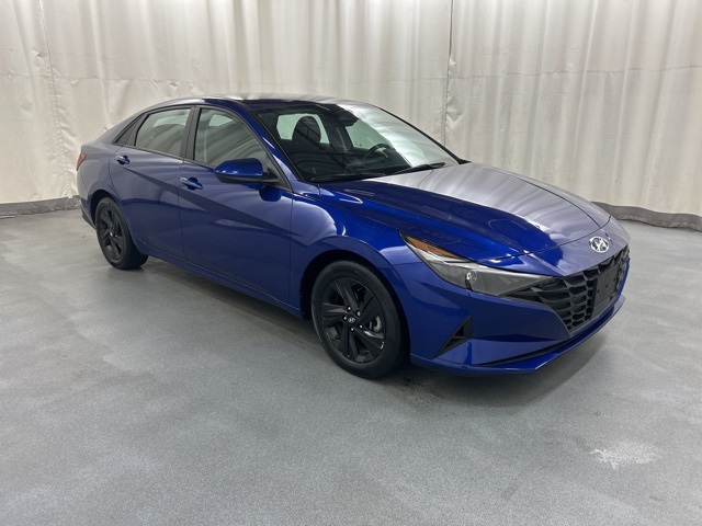 2022 Hyundai Elantra SEL's photo