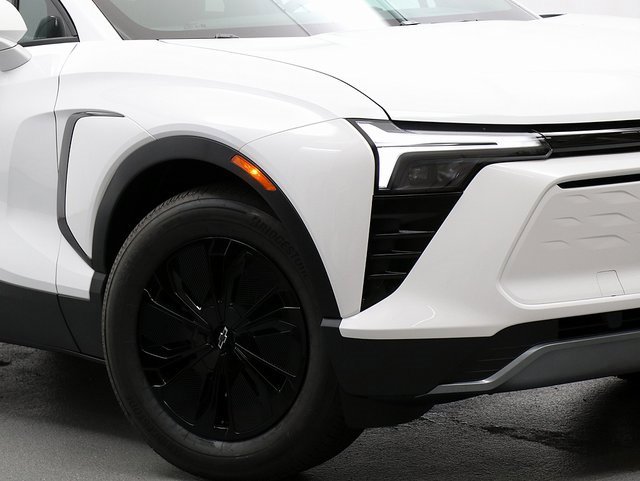 2026 Chevrolet Blazer EV photo 3