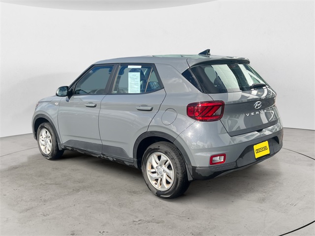 2022 Hyundai Venue SE photo 3