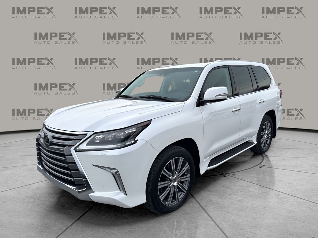 2016 Lexus LX Base's photo