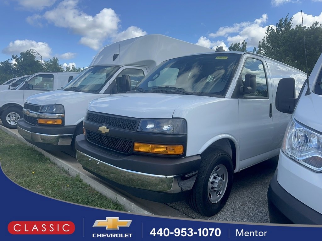 2025 Chevrolet Express Cargo Work Van's photo