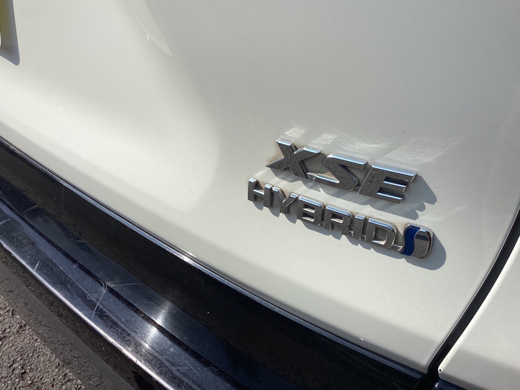 2020 Toyota RAV4 Hybrid XSE photo 15