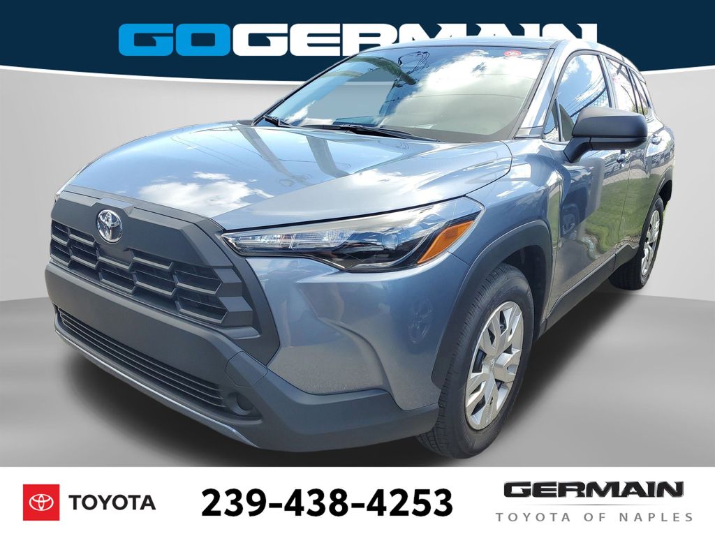 2026 Toyota Corolla Cross LE's photo