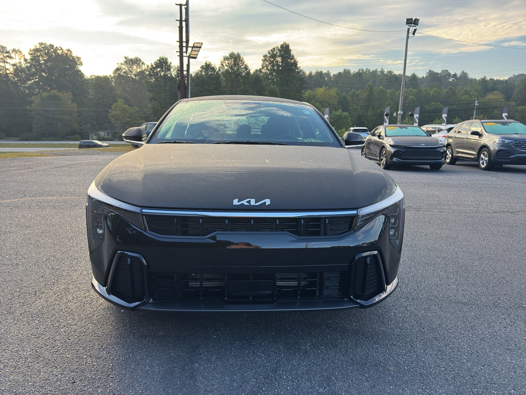2025 Kia K4 GT-Line photo 2