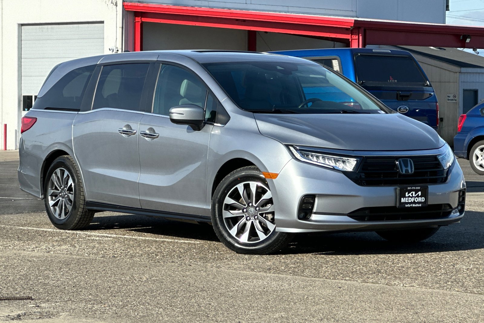 2024 Honda Odyssey EX-L photo 2