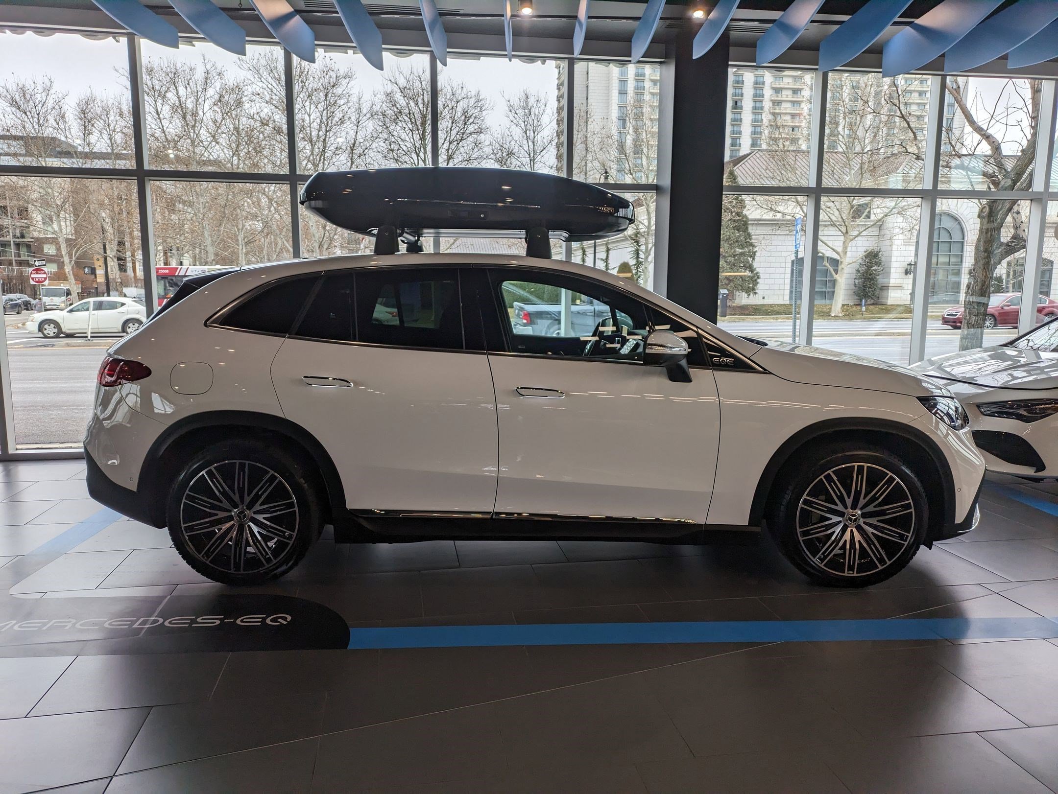 2025 Mercedes Benz EQE SUV 350 4MATIC photo 2