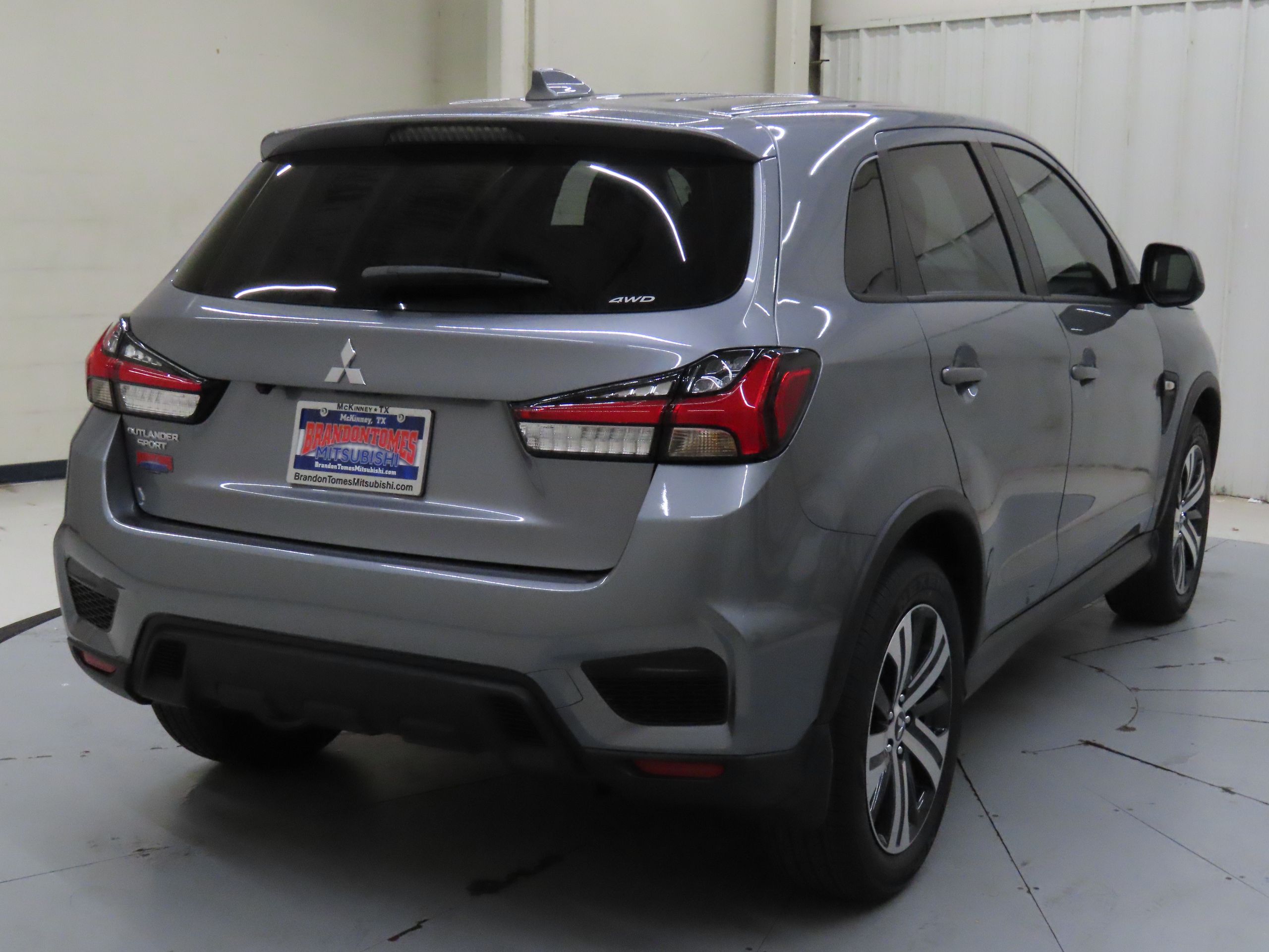 2025 Mitsubishi Outlander Sport ES photo 3