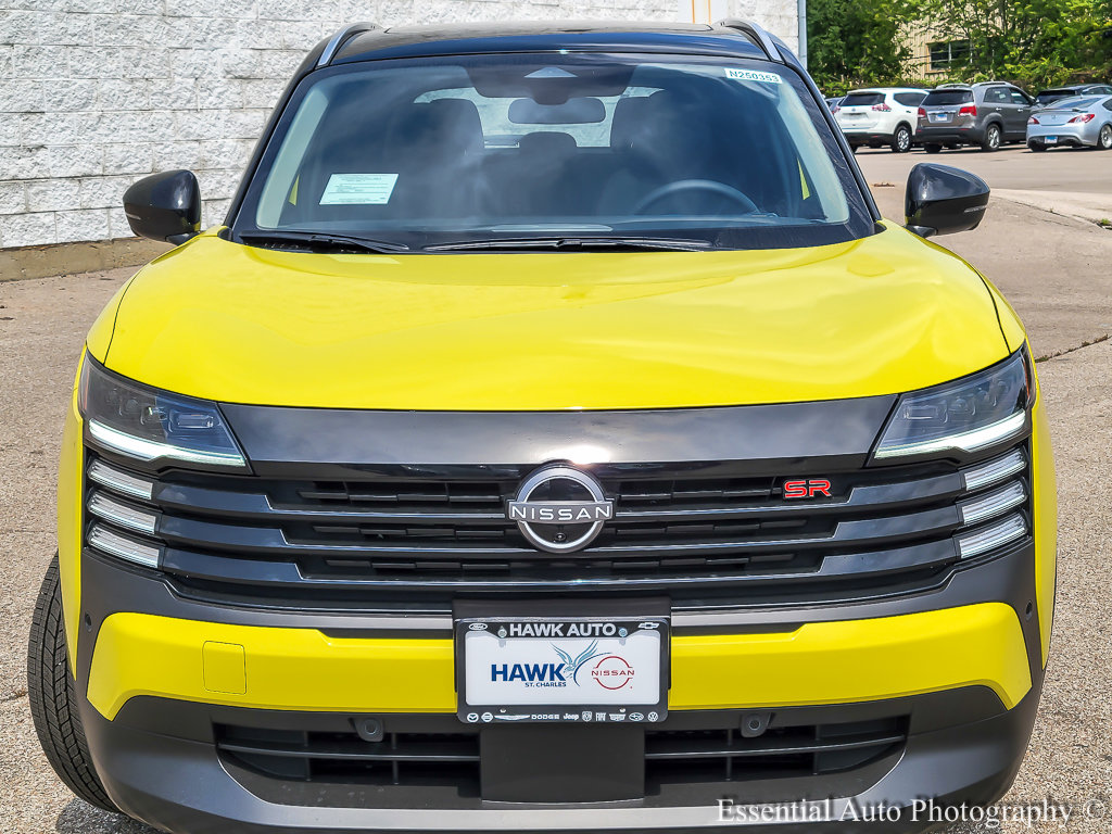 2025 Nissan Kicks SR photo 3