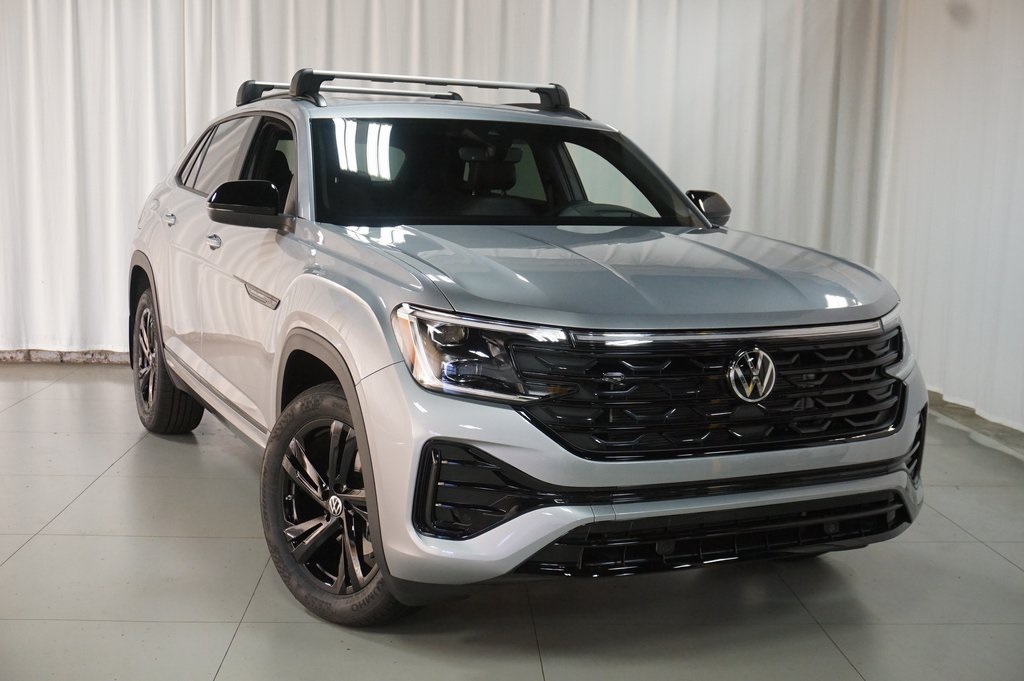 2026 Volkswagen Atlas Cross Sport SEL R-Line photo 3