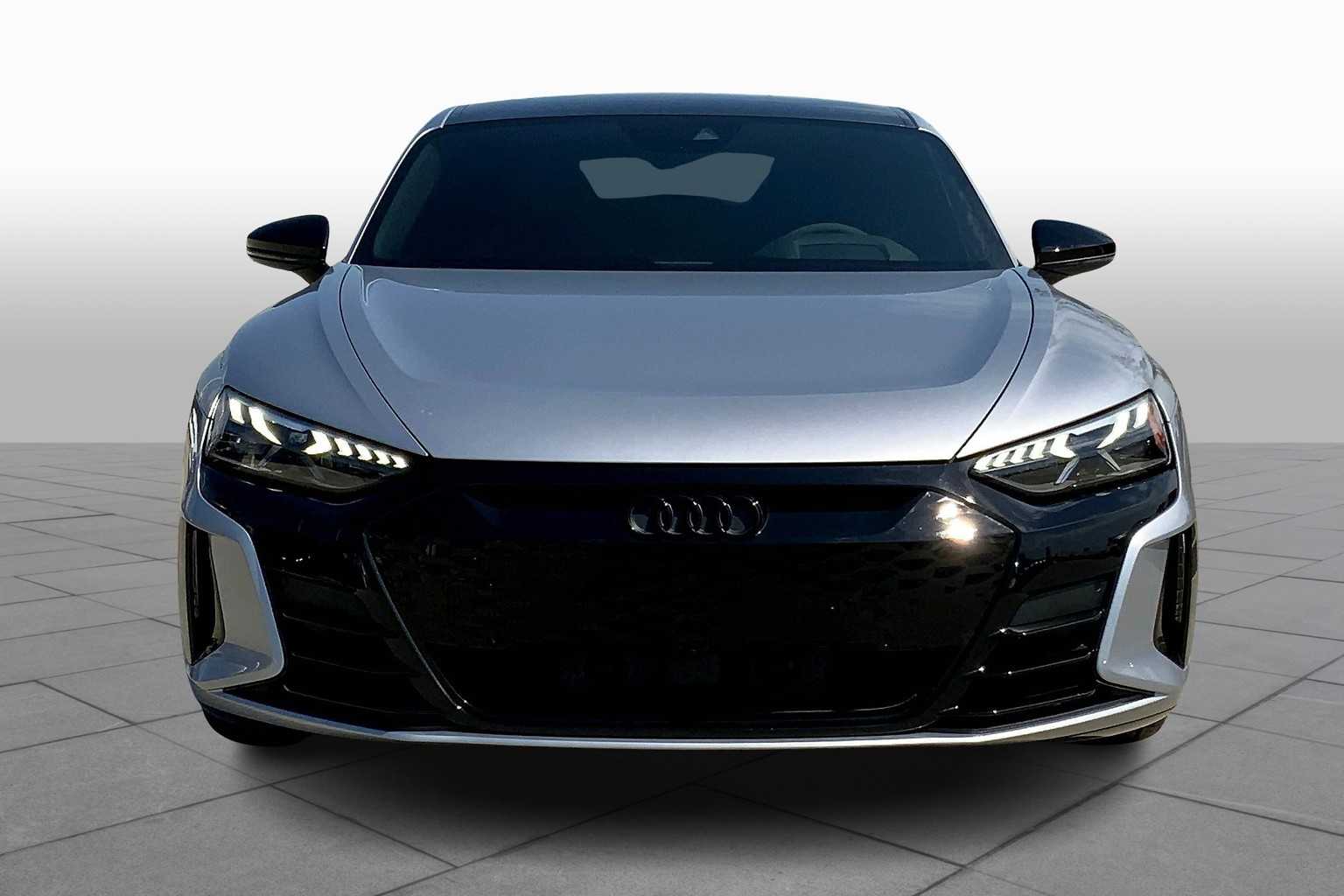 2022 Audi e-tron GT Premium Plus photo 3