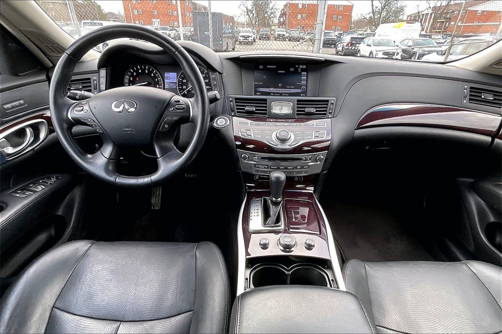 2019 INFINITI Q70 - Image 13