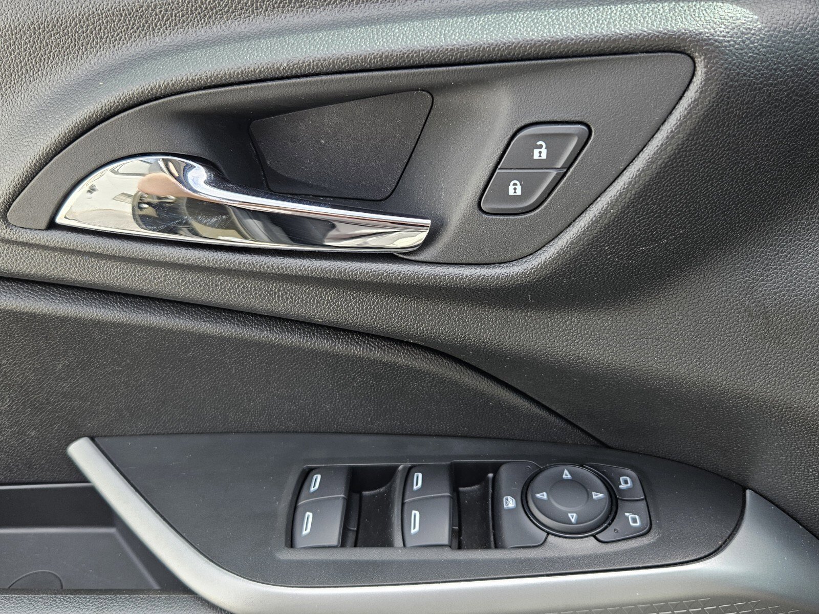 2024 Chevrolet Trax LS photo 14