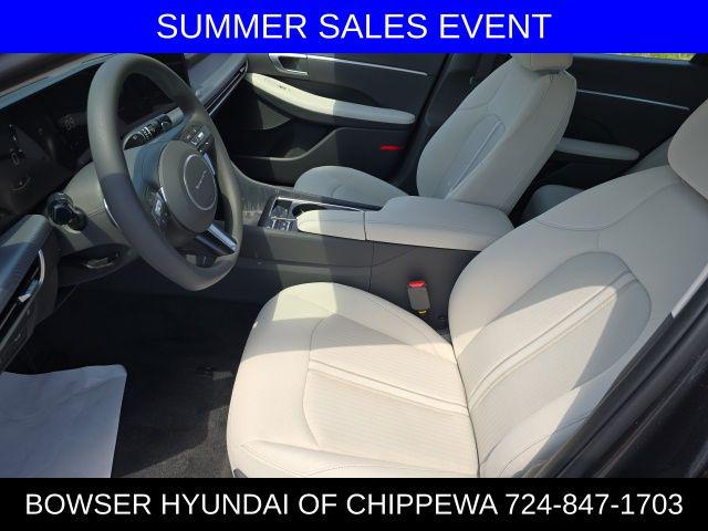2025 Hyundai Sonata SEL photo 4