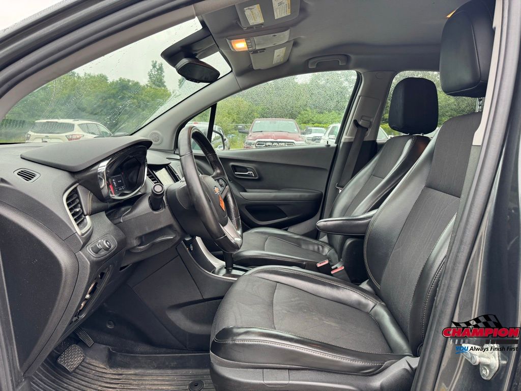 2019 Chevrolet Trax LT photo 18