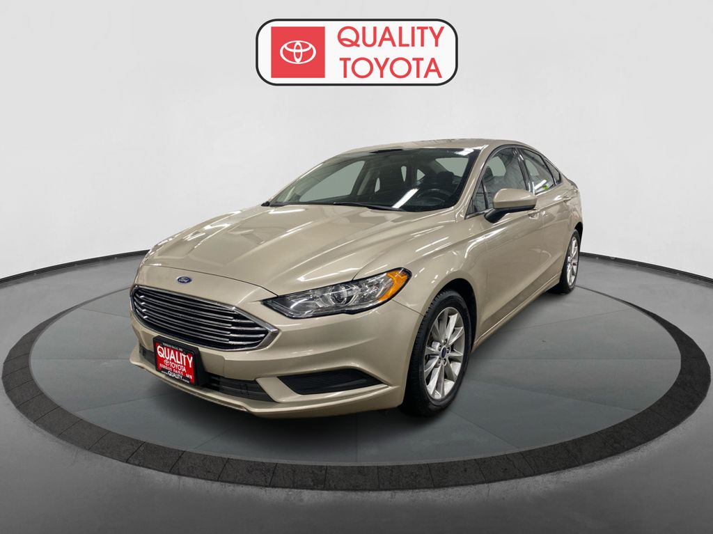 2017 Ford Fusion SE's photo