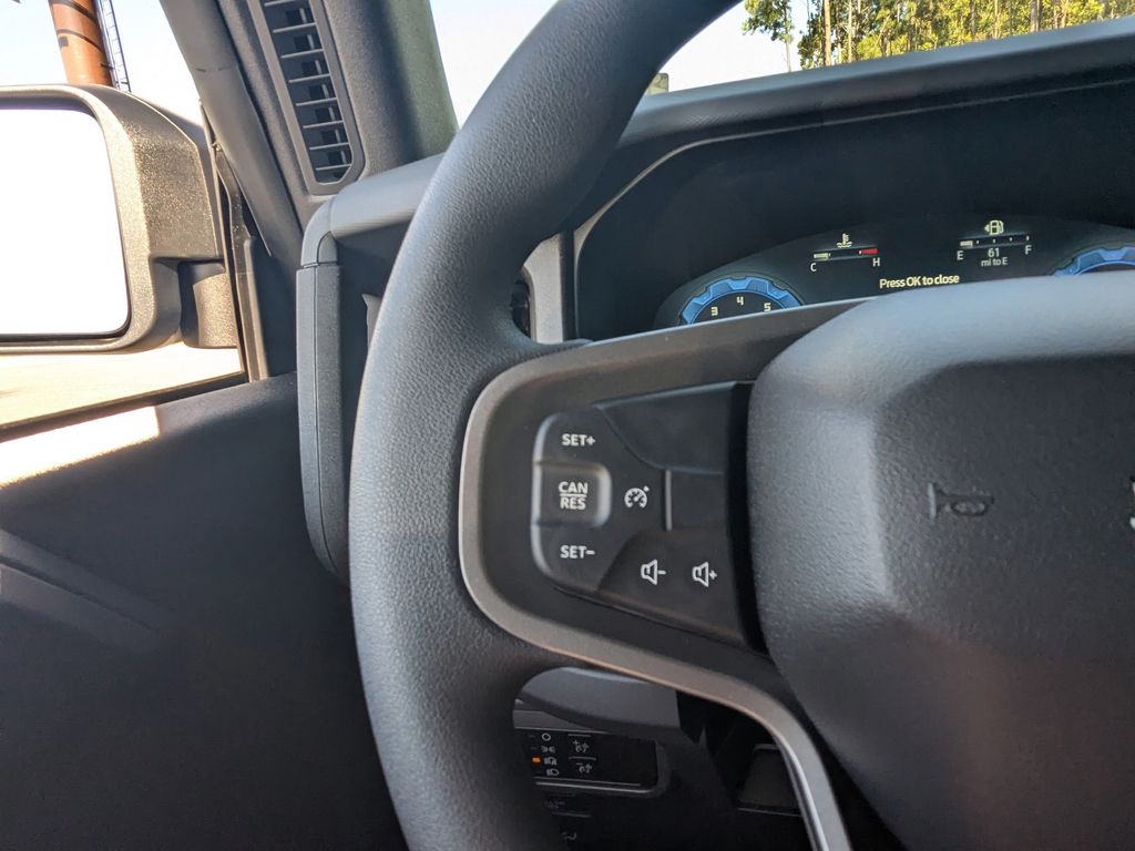 2025 Ford Bronco Base photo 25
