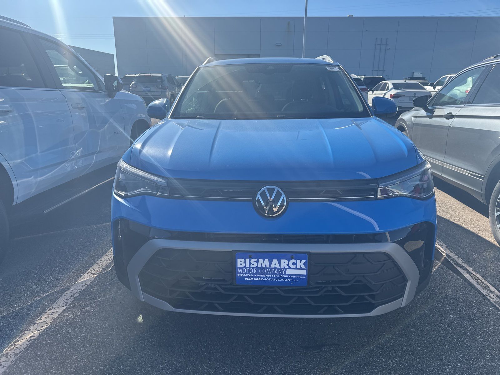 2025 Volkswagen Taos SE photo 2