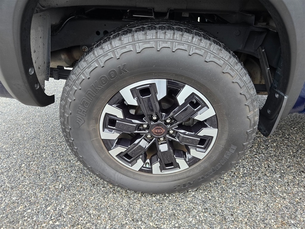 2022 Nissan Frontier PRO-4X photo 6