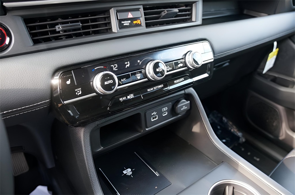 2025 Honda Pilot Touring photo 16