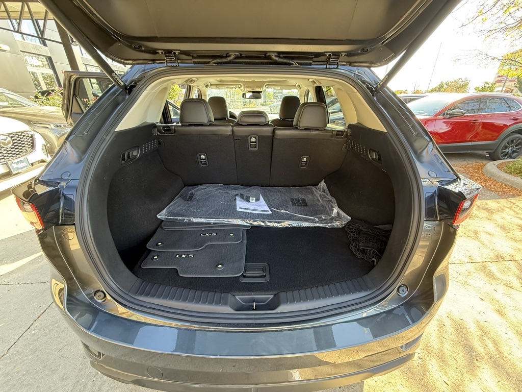 2025 Mazda CX-5 2.5 S Preferred photo 3