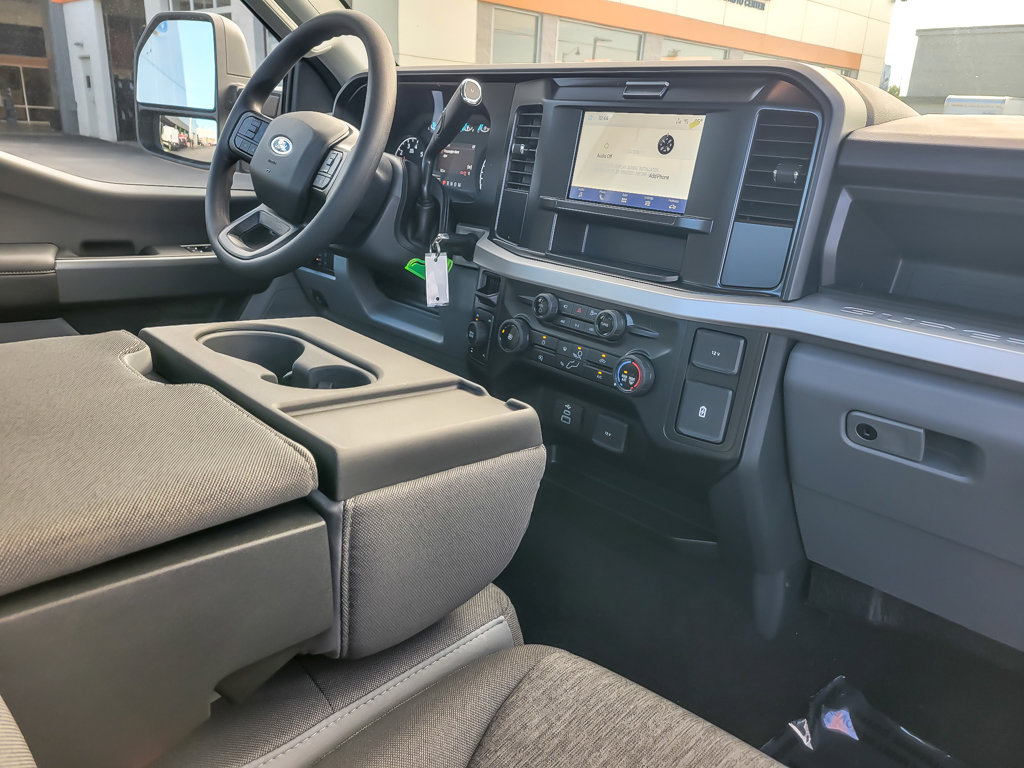 2025 FORD F-350 - Image 15