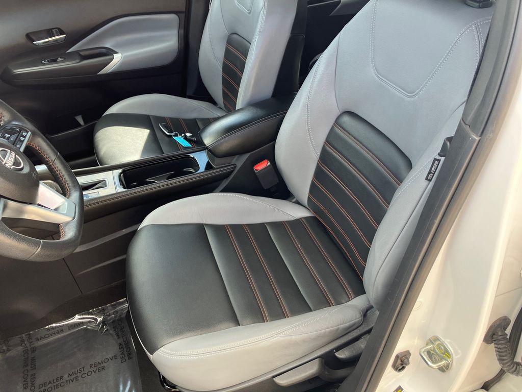 2023 Nissan Kicks SR photo 7