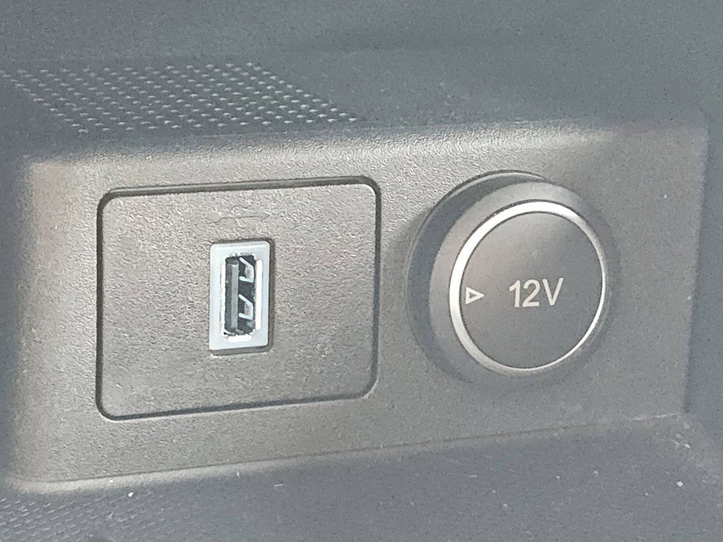 2020 Ford Escape SE photo 3
