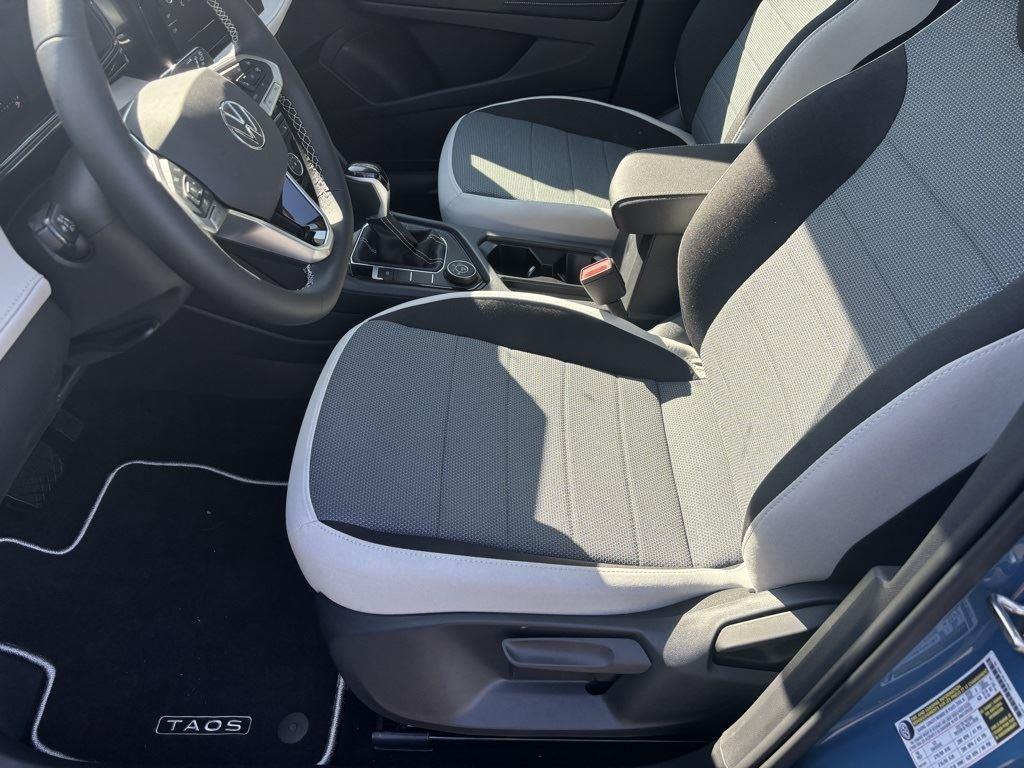 2025 Volkswagen Taos S photo 11