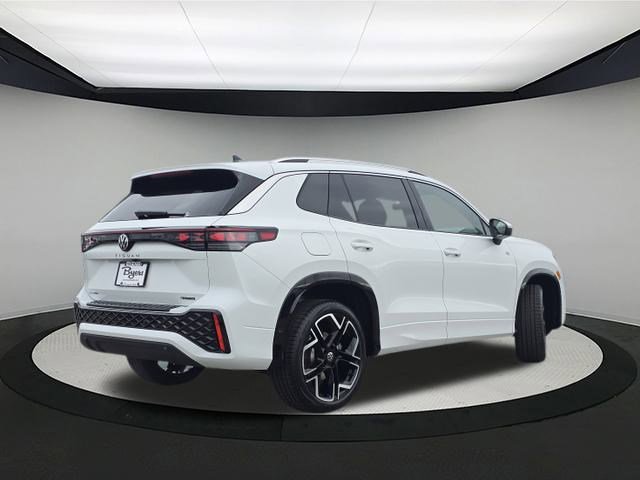 2026 Volkswagen Tiguan SEL R-Line photo 4