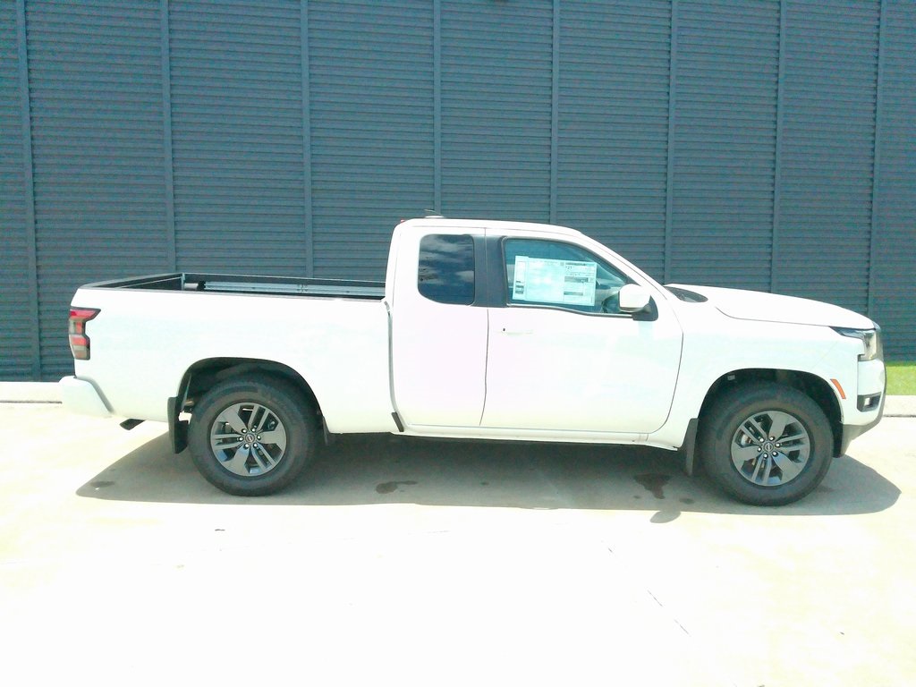 2025 Nissan Frontier King Cab SV photo 2