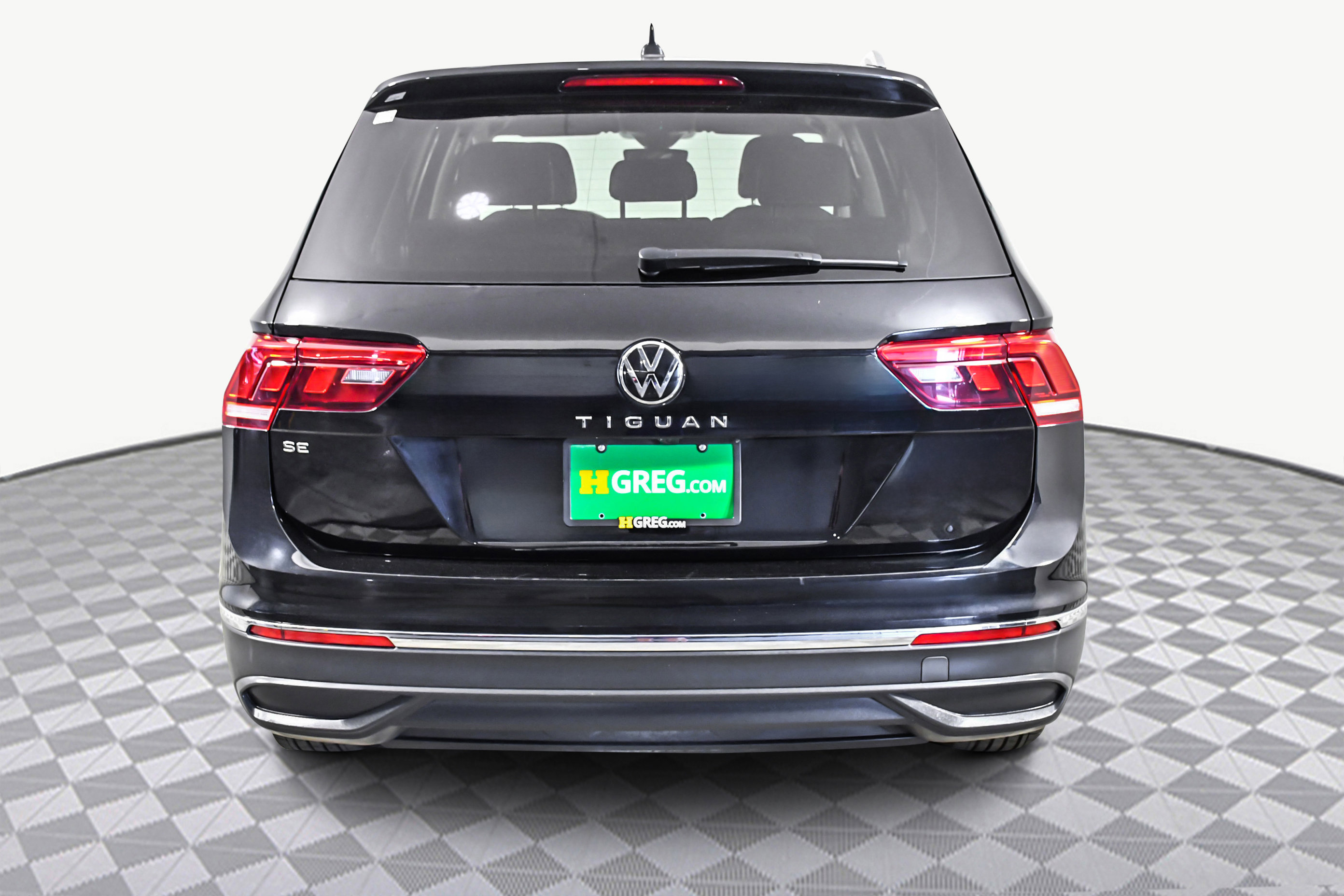 2024 Volkswagen Tiguan SE Wolfsburg Edition photo 5
