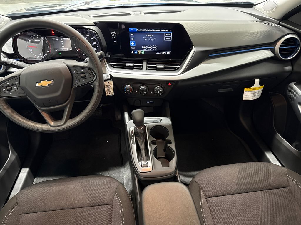 2025 Chevrolet Trax LS photo 25