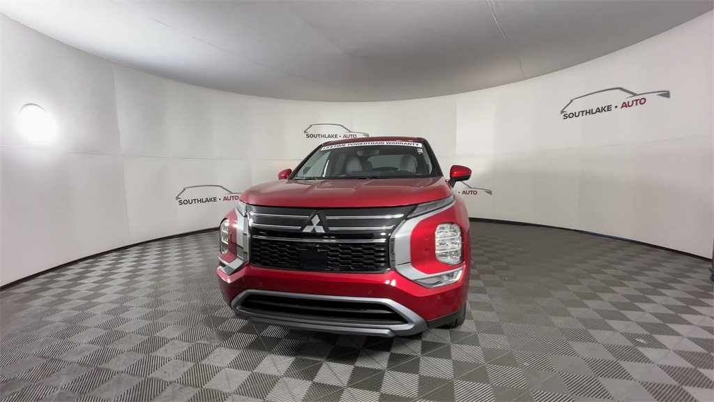 2025 Mitsubishi Outlander SE photo 3