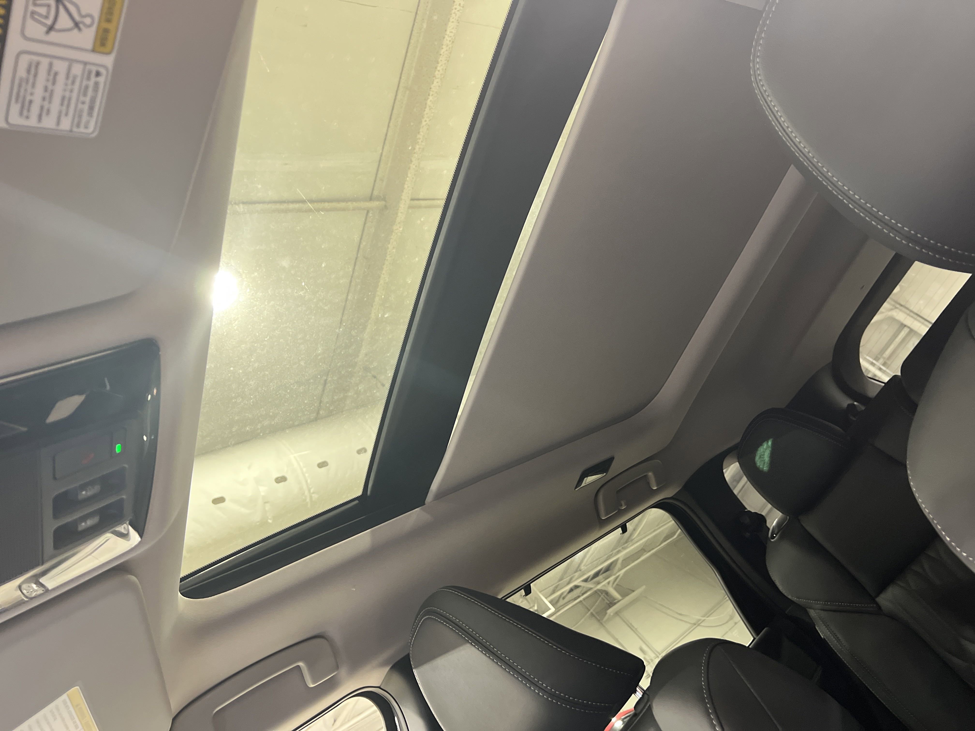 2025 Mitsubishi Outlander SEL photo 25