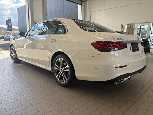 2022 Mercedes Benz E 350 4MATIC photo 4