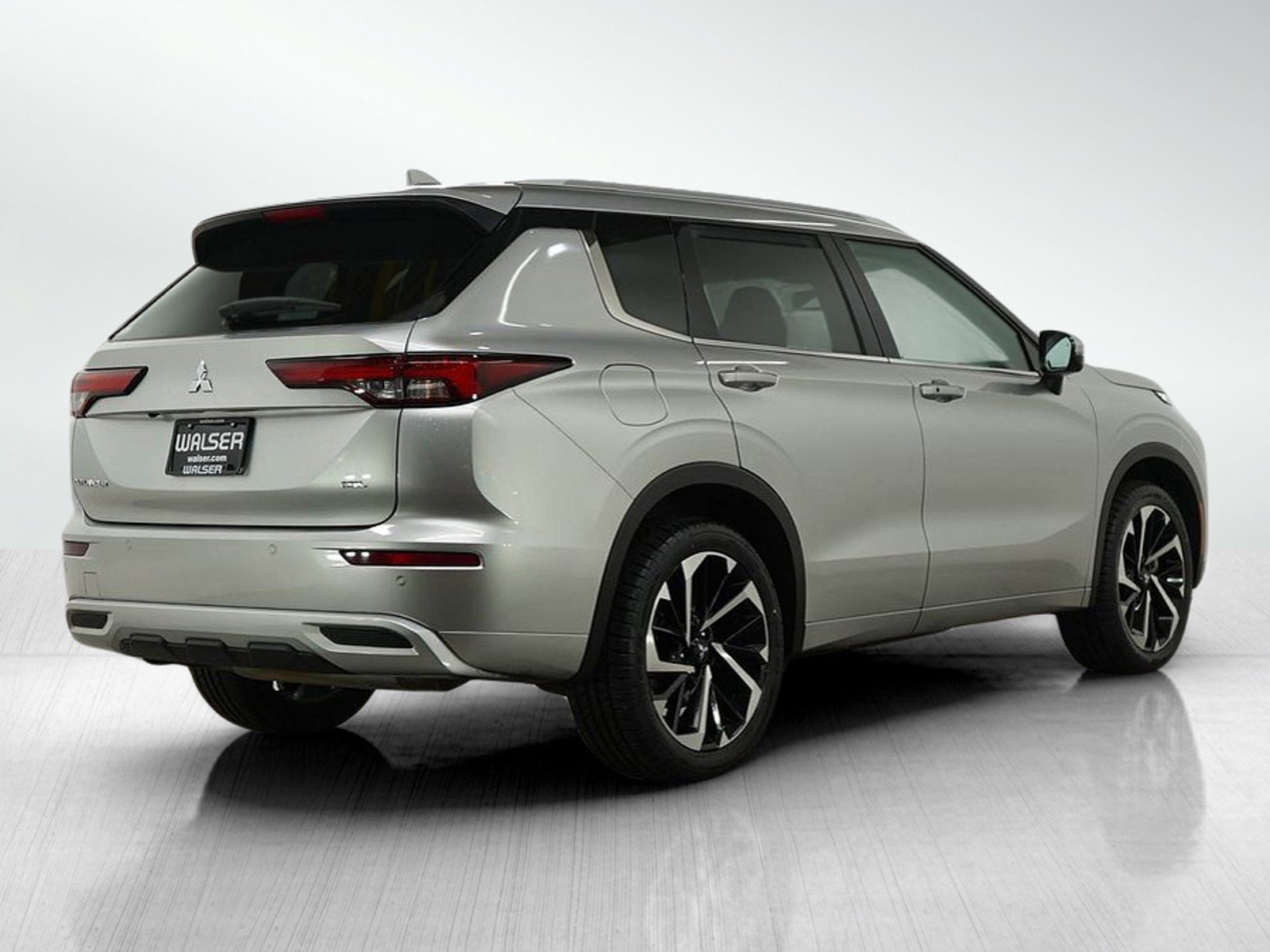 2024 Mitsubishi Outlander SEL photo 4