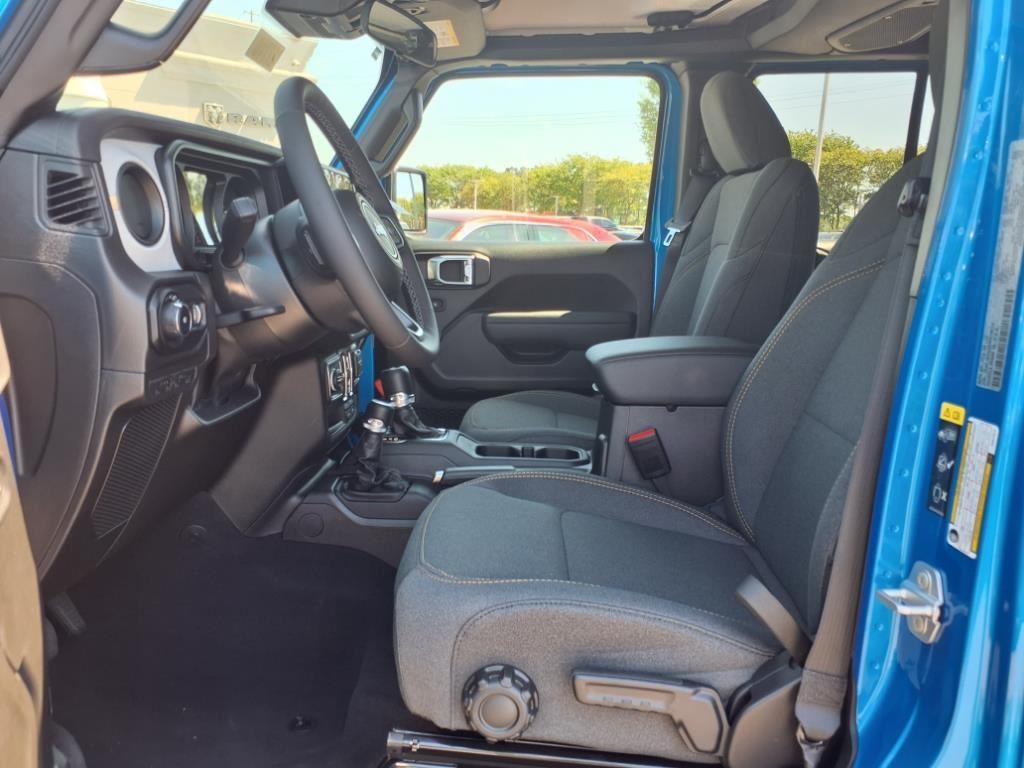 2025 Jeep Wrangler Sport S photo 2