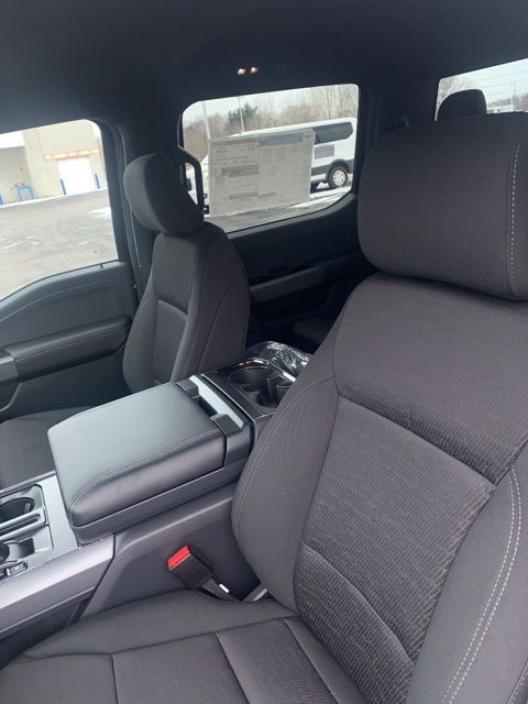 2025 Ford F-150 XLT photo 6