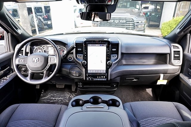 New 2026 Bright White Clear-Coat Exterior Paint RAM Tradesman image 24