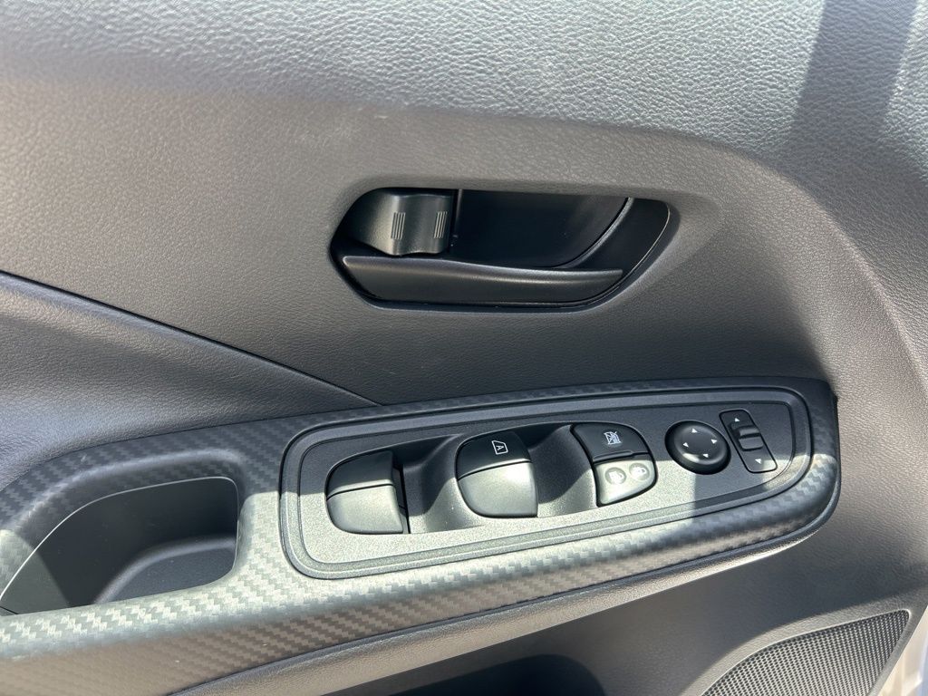 2025 Nissan Versa S photo 10