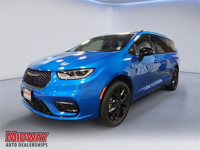 2026 Chrysler Pacifica Select's photo