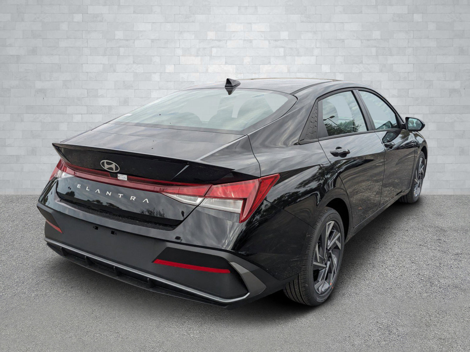2025 Hyundai Elantra SEL Sport photo 4