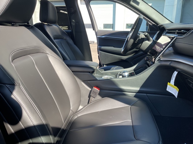 2025 Jeep Grand Cherokee Limited photo 17