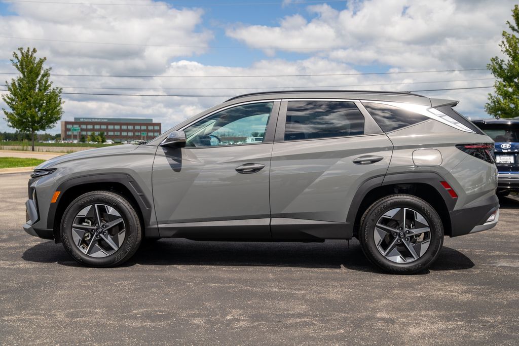 2025 Hyundai Tucson SEL Convenience photo 2
