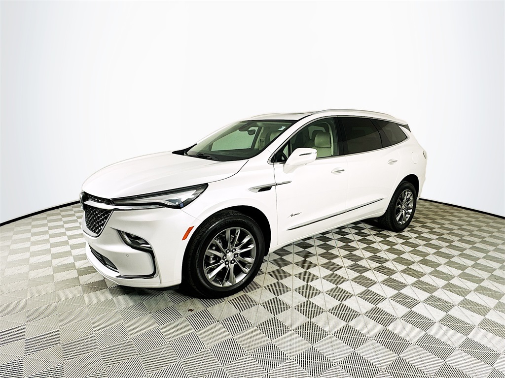 2022 Buick Enclave Avenir photo 3