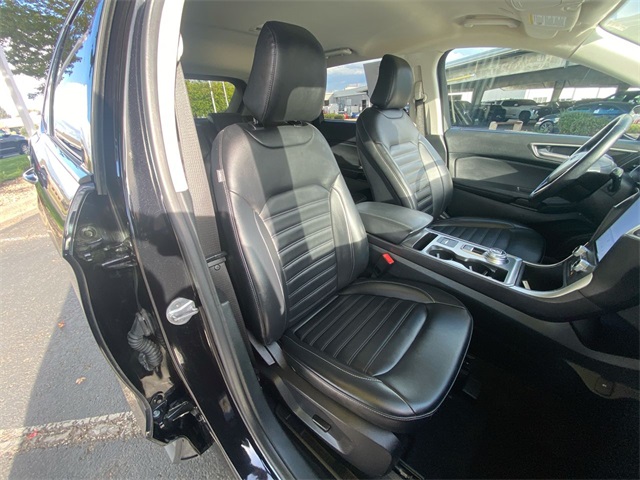2022 Ford Edge SEL photo 13