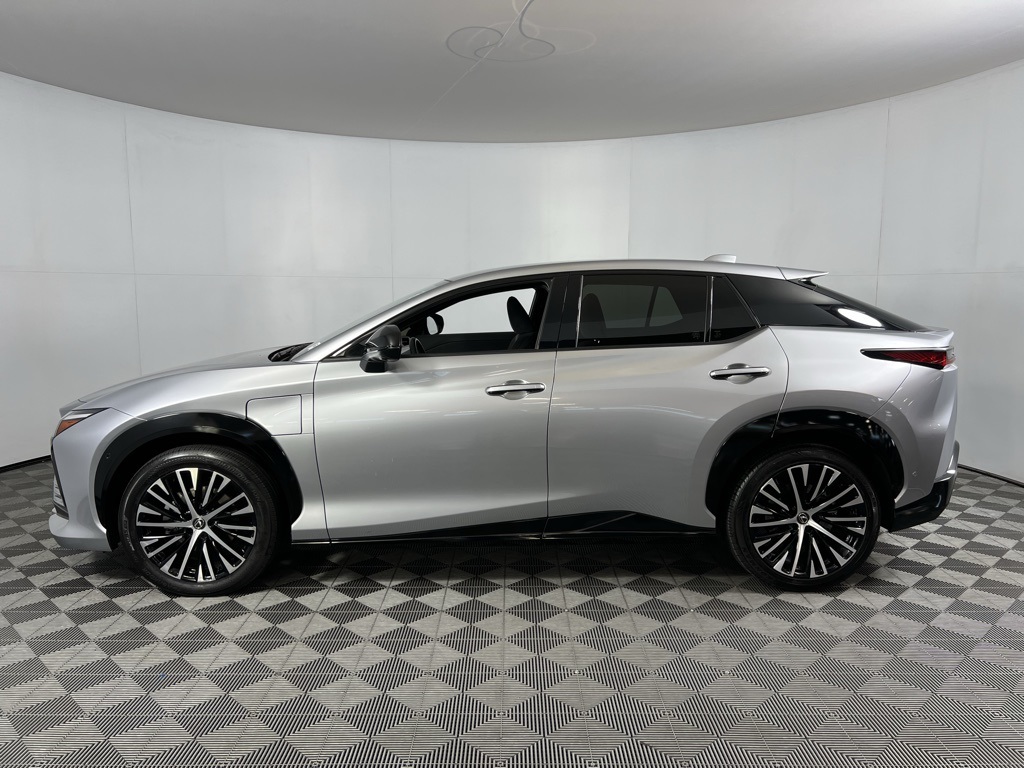 2023 Lexus RZ 450e Luxury photo 7