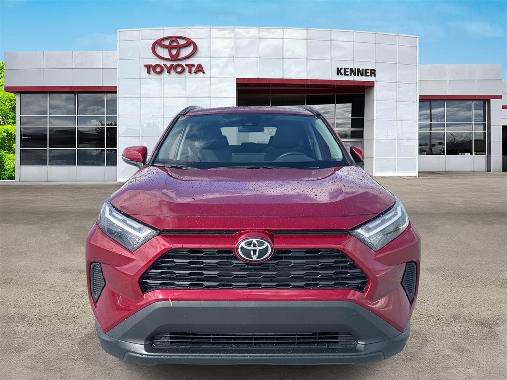 2025 Toyota RAV4 XLE photo 2