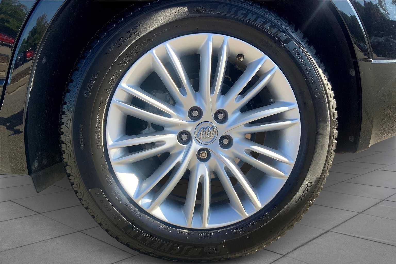 2017 Buick Envision Preferred photo 8